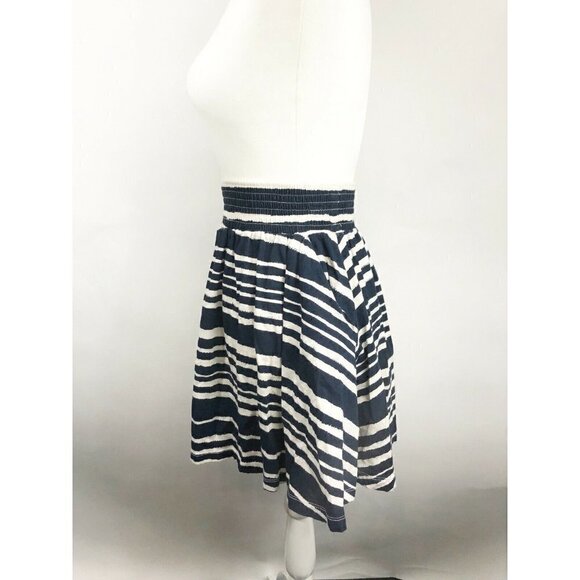 H&M womens size xs blue striped skirt with pockets and elastic waist - Picture 3 of 4